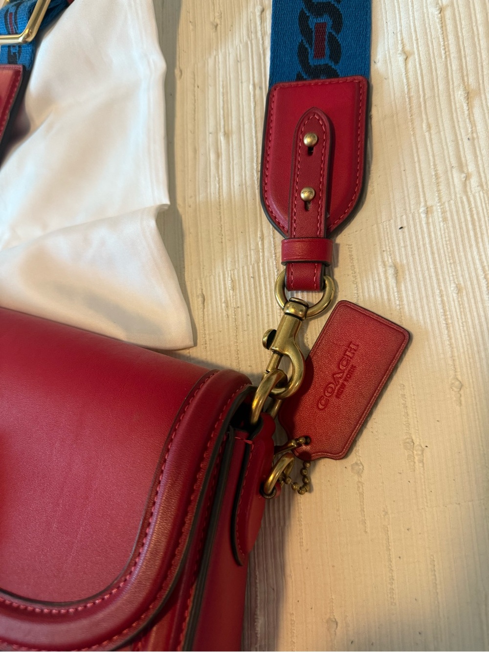 Coach Beat Saddle Bag in Red Leather with interchangeable strap - Picture 5 of 9